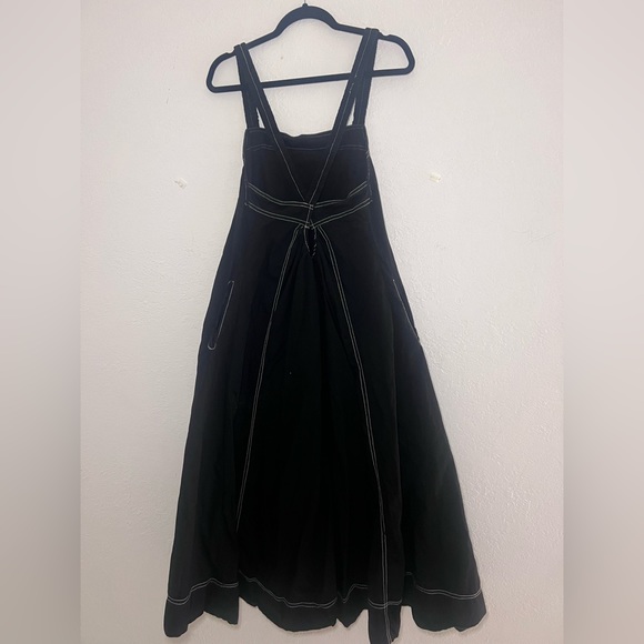 Black Dress - Picture 4 of 7